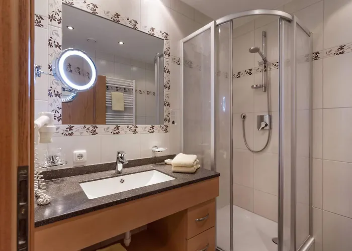 Oblasser Πανσιόν 4*