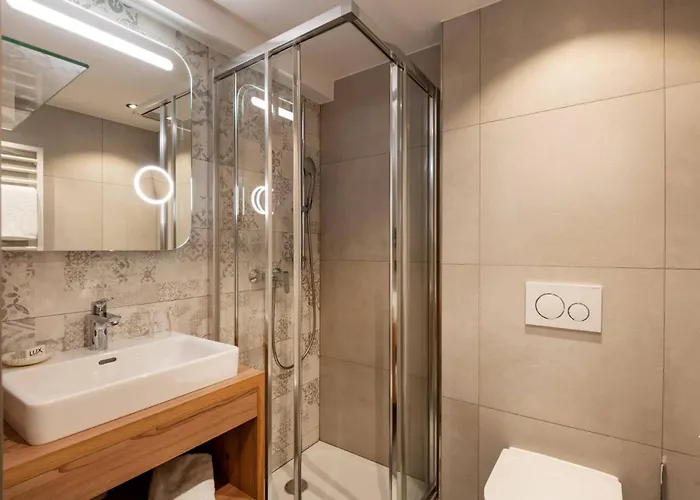 Oblasser Πανσιόν 3*